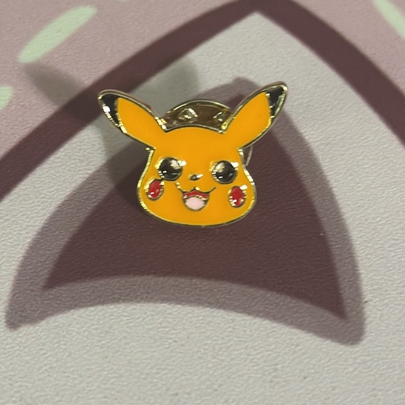 Pokémon Pikachu & Charmander Pin - Picture 3 of 5